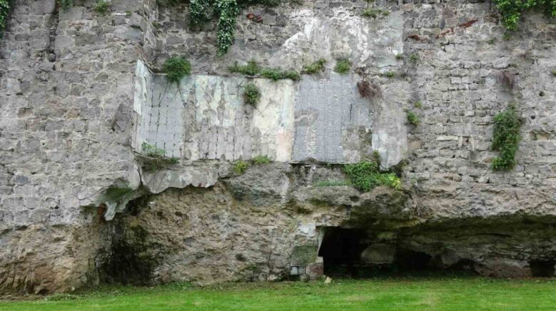 trabzonda tarihi surlardaki fayans kirliligi temizlendi M7zDm6wu