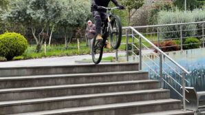 trabzonlu genc yetenek merdivenlerden bisikleti ile adeta ucarak iniyor 78ysahdc