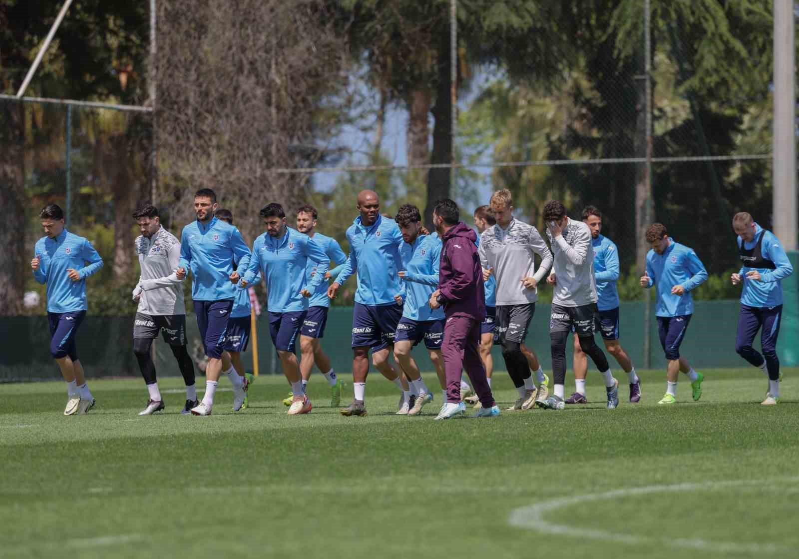 trabzonsporda ugurcan cakir ve savic kamp kadrosuna alinmadi zi3V6lPv