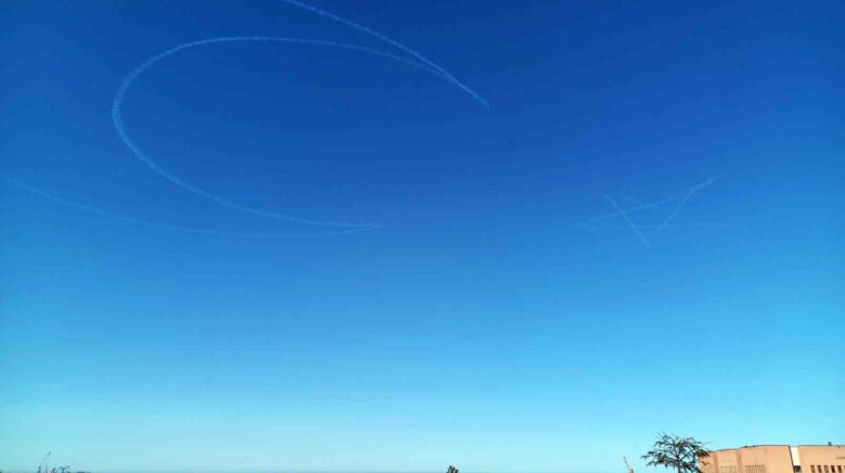 turk yildizlari samsun semalarinda ay yildiz cizdi MOJ181Cr