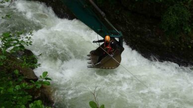 uzungole gelen suudi arabistanin ankara buyukelcisi al nasr vatandasi olan kayip cocugun arama calismalarini yerinde 32iWCmkL