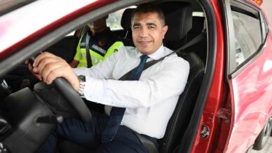 vali takla atan araca bindi F2UqiPjO