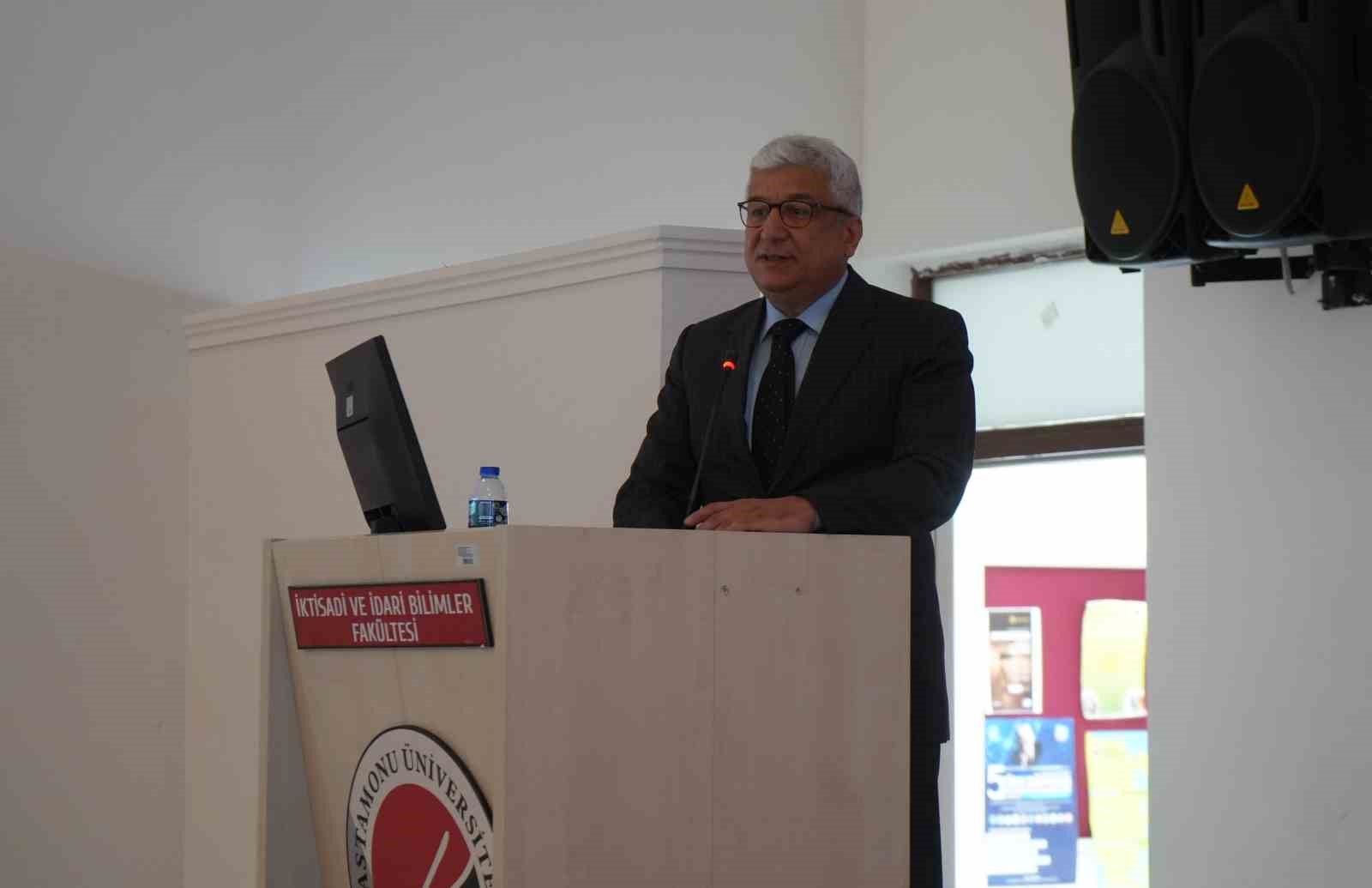 vali yardimcisi kubali universite ogrencileriyle tecrubelerini paylasti vwYY2VDL