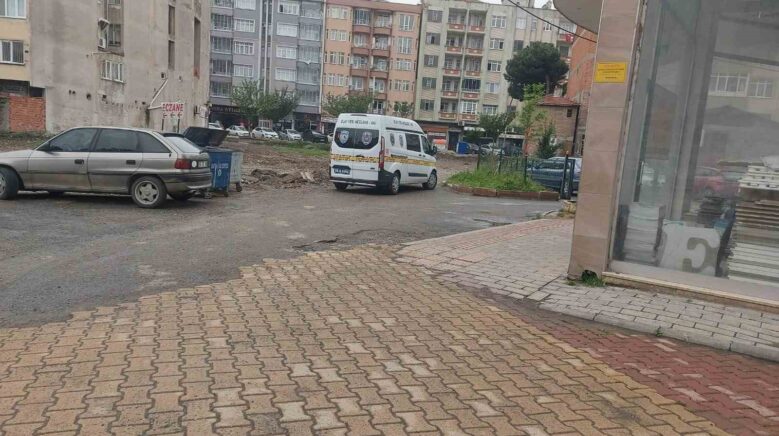 yalniz yasayan kadin 4 kattan dustu 6n6KfLBh