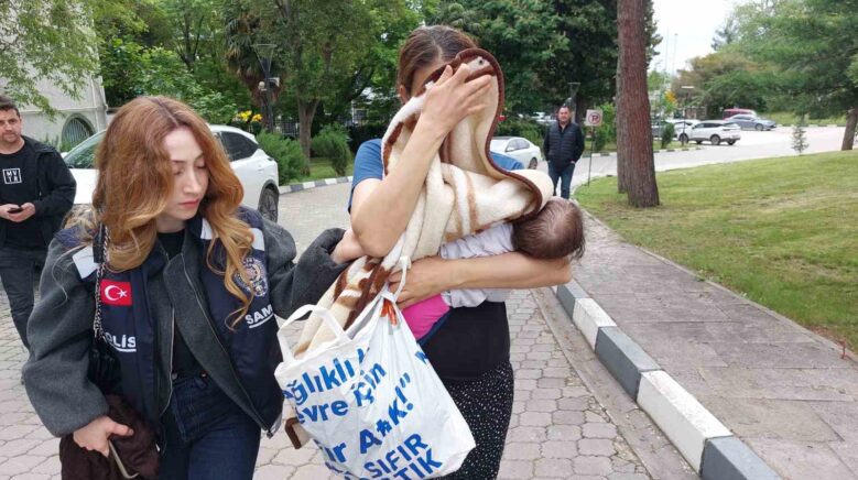 yeni nisanlanan kadinin evinden altinlarini calan kadin hirsiz yakalandi tBdJIOsi