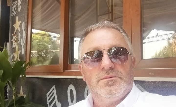 yoldan cikan taksici hayatini kaybetti 8NE1Cq93