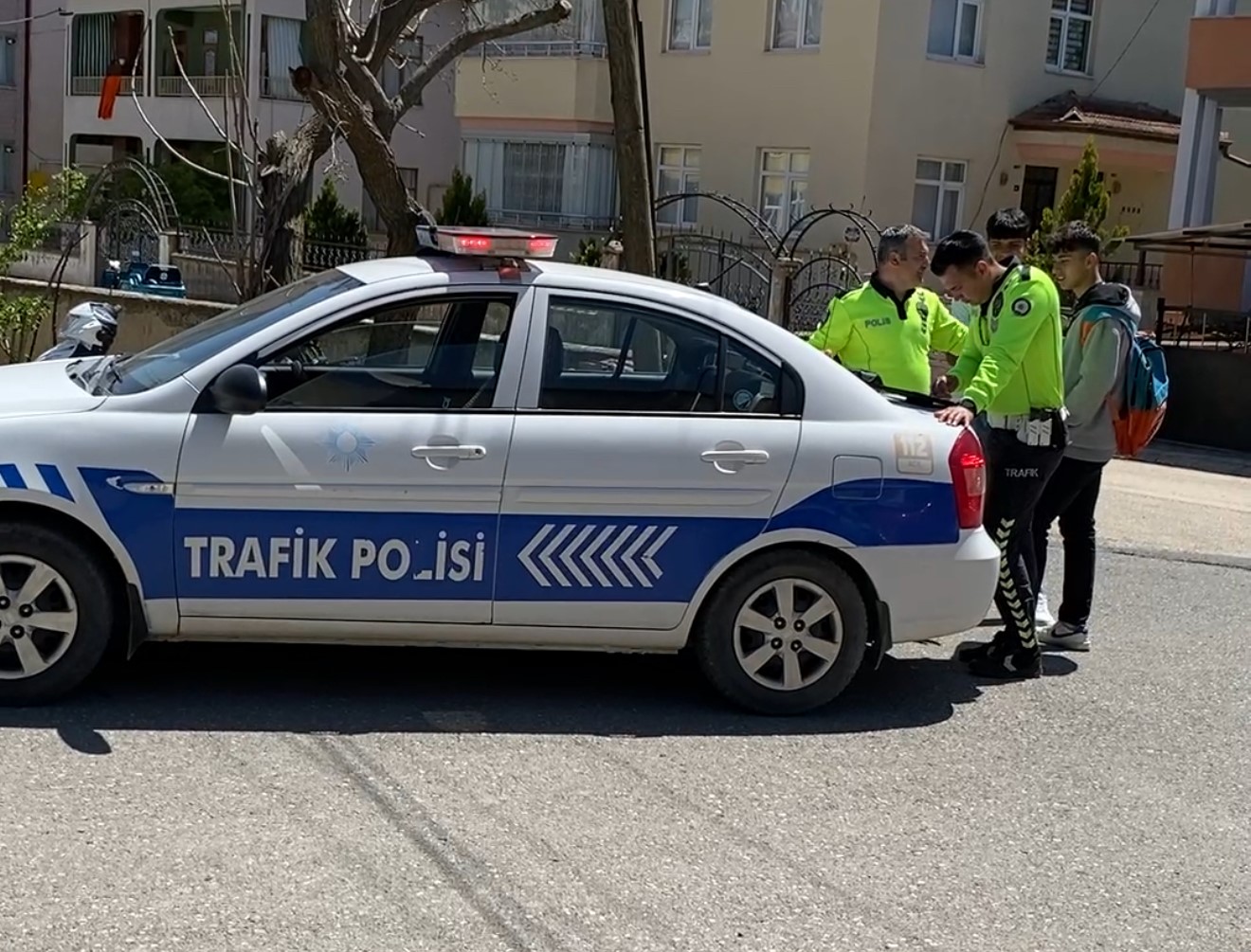 zilede kasksiz ve belgesiz motosiklet kullananlara ceza yagdi 6FHUUYSW