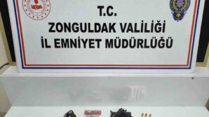 zonguldakta asayis uygulamasinda ruhsatsiz silah ve uyusturucu ele gecirildi JQdFpJx5