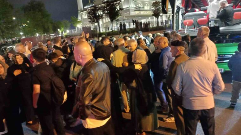 zonguldakta ilk hac kafilesi dualarla ugurlandi ZA7BdjPv