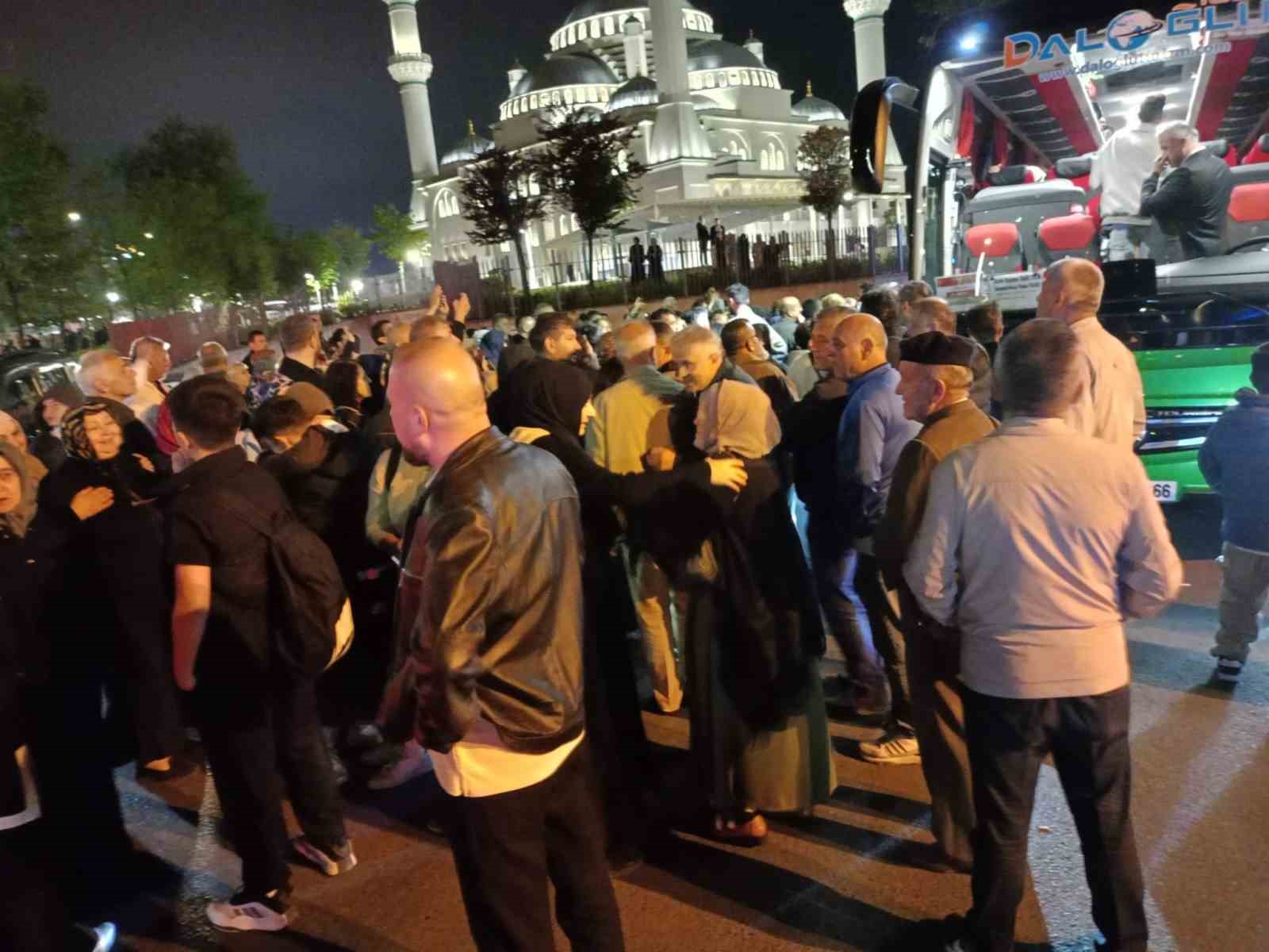 zonguldakta ilk hac kafilesi dualarla ugurlandi ZA7BdjPv