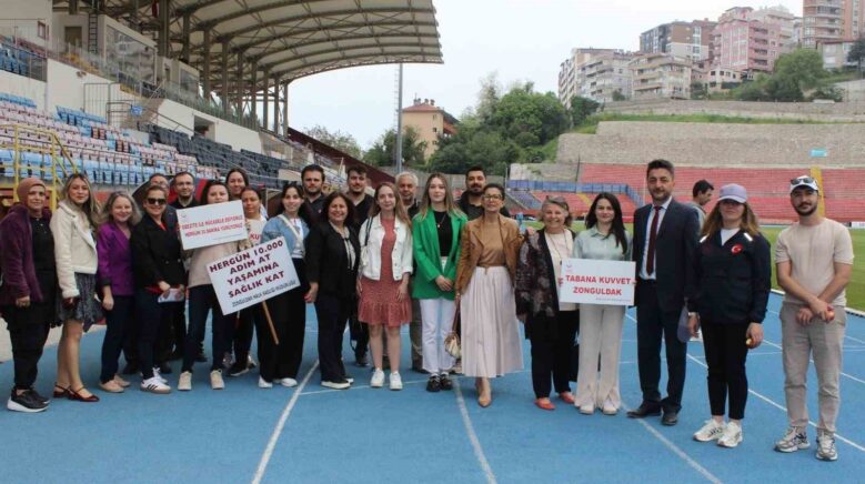 zonguldakta saglikli ve hareketli yasama merhaba yuruyusu duzenlendi N39eAjCC