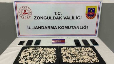 zonguldakta uyusturucu operasyonunda 4 tutuklama U6NcIbnQ