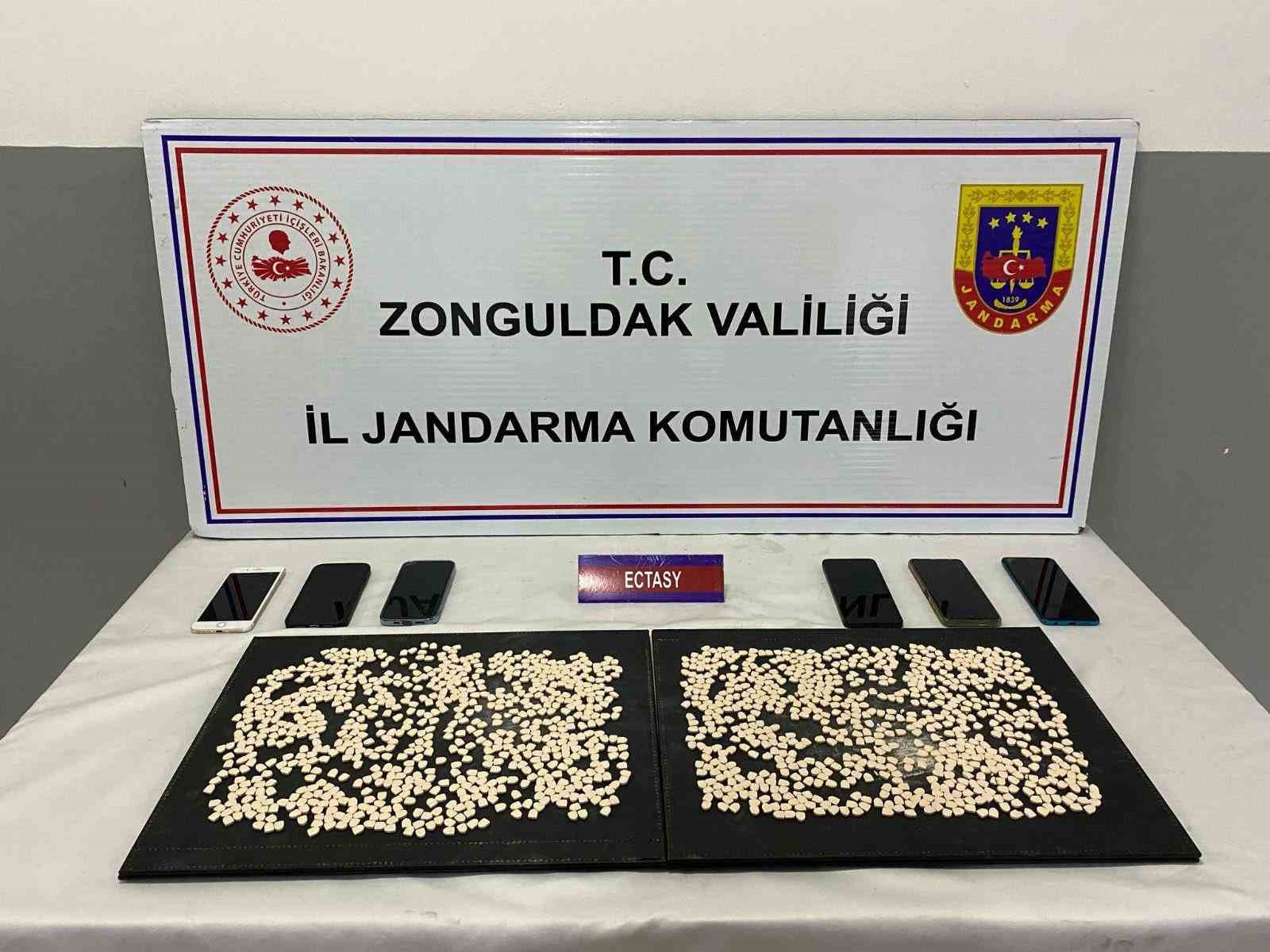 zonguldakta uyusturucu operasyonunda 4 tutuklama U6NcIbnQ