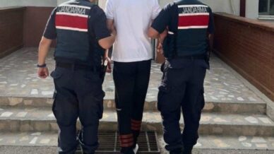 12 yil 5 ay kesinlesmis hapis cezasi bulunan sahis ormanlik alanda yakalandi vhNdg7m5