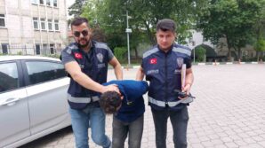 5 yil once calistigi isyerinin deposundan hirsizlik yapti pW3scHz1