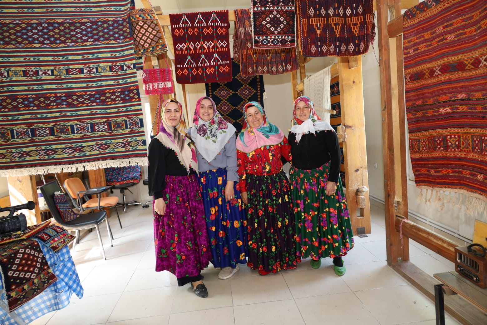 6 asirlik hali ve kilim dokumaciligi gelecege tasiniyor Q8VqKXvR