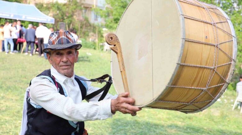 60 yildir davuluyla dugun ve gureslerin nesesi yagli gures davulsuz olmaz iSnXXfFN