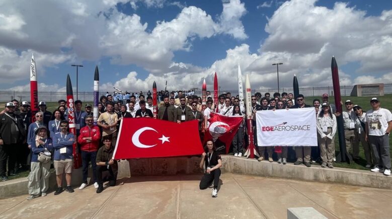 abdde roket yarismasinda dunya ucunculugu ile turk bayragini dalgalandirdilar eDg56OWy