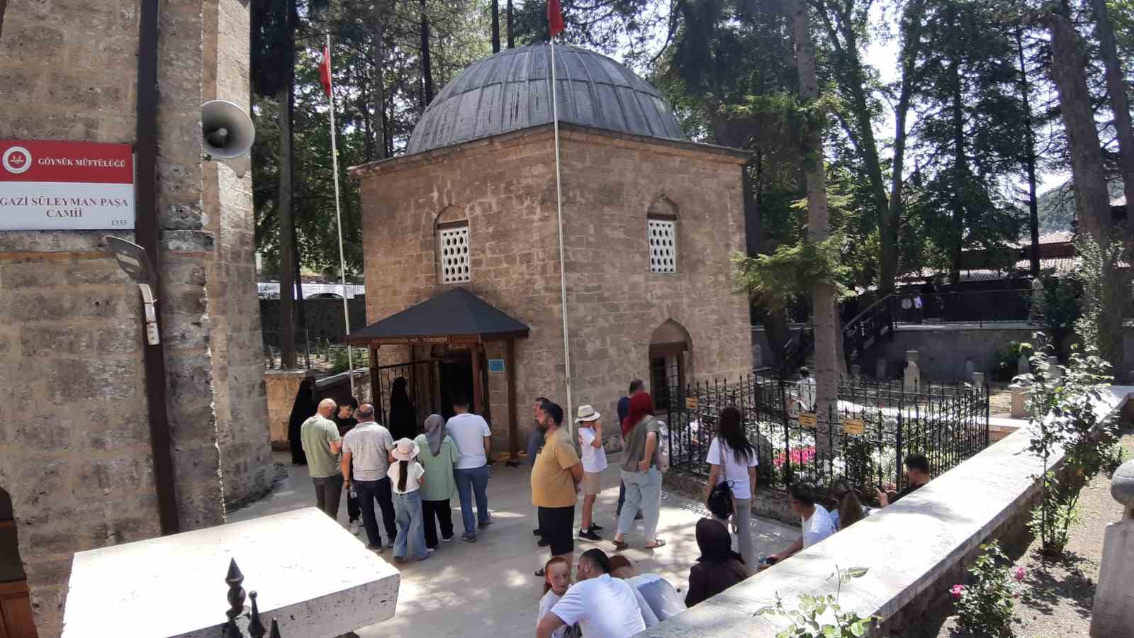 aksemseddin hazretleri turbesine bayram tatilinde yogun ilgi scKdYYPu