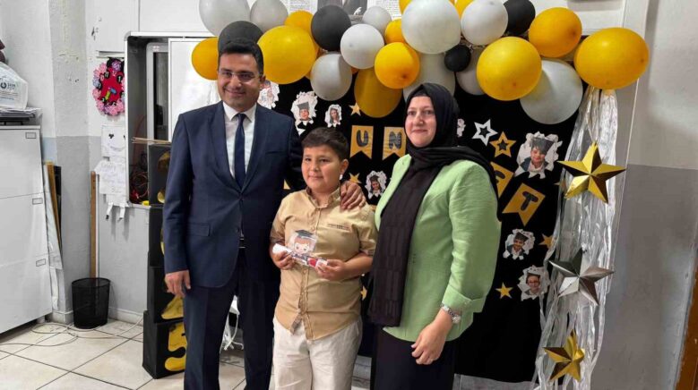 alaplida 7 bin 200 ogrenci karne aldi BfwSQRVg