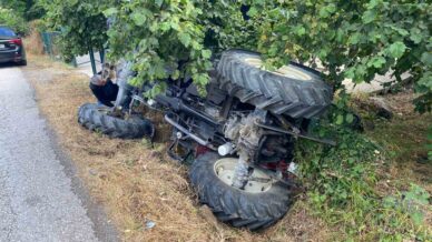 alaplida traktor devrildi 3jz5xdTV