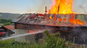 alevlere teslim olan ev kullanilmaz hale geldi 4W1YHavJ