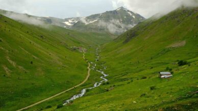 alpleri andiran manzarasiyla dulaga yaylasi buyuluyor Wv7HAikO