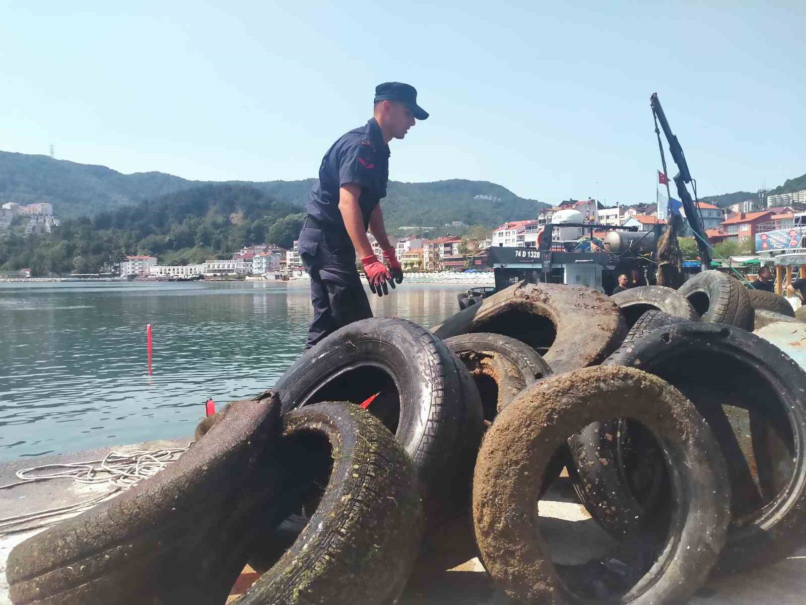 amasrada dalgiclar limandaki copleri temizledi grrNwS3n