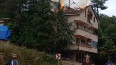 bartinda bir evin catisindan yukselen alevler korkuttu i1V6X9e9