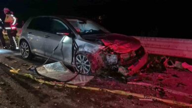 bartinda iki arac kafa kafaya carpisti 4 yarali OnRvn4wG