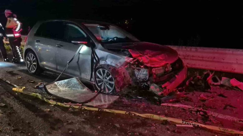 bartinda iki arac kafa kafaya carpisti 4 yarali OnRvn4wG