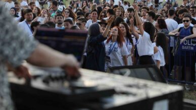 barufest25te ogrenciler doyasiya eglendi CAriCtS3