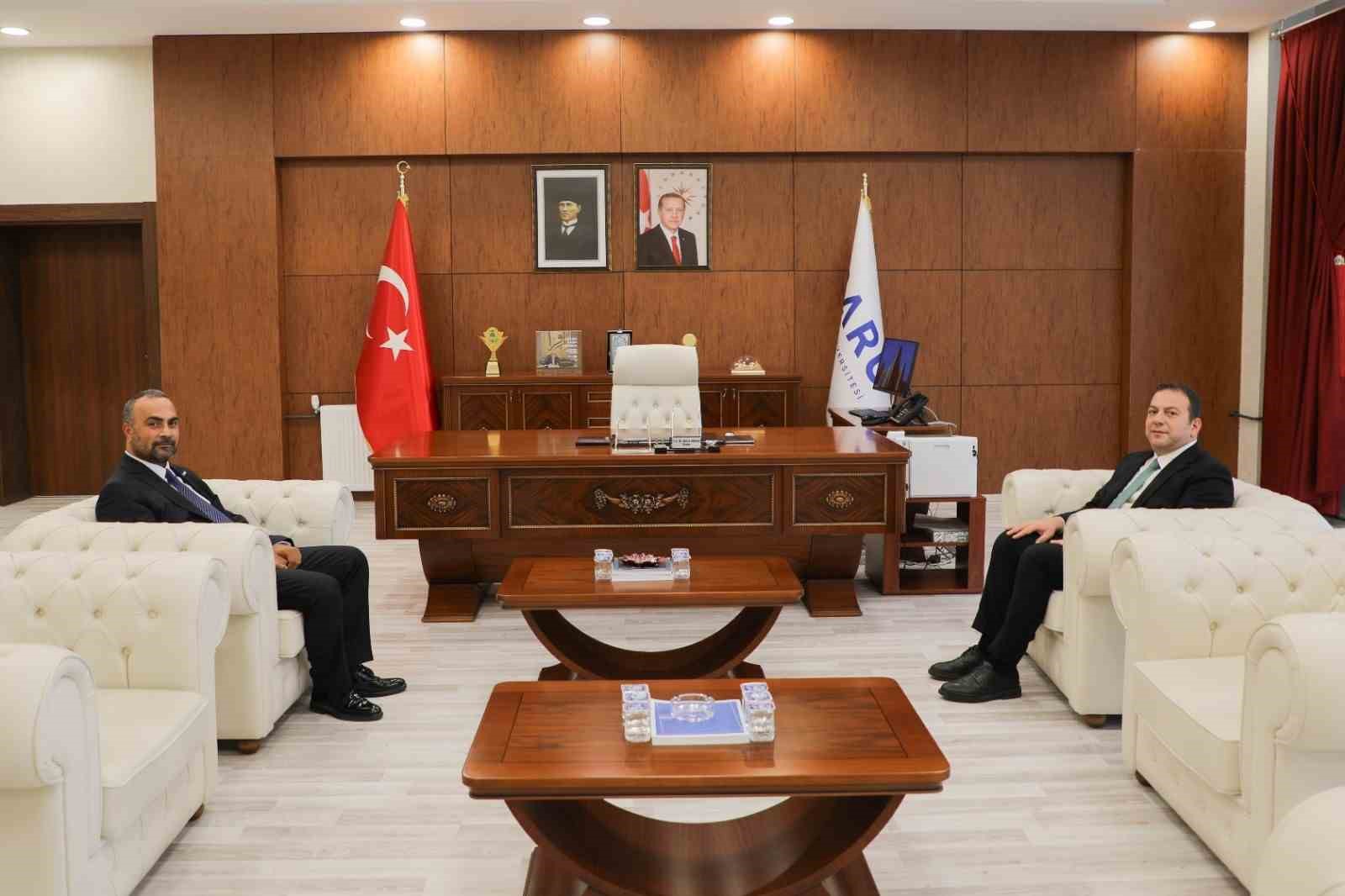 bassavci sahinden rektor akkayaya hayirli olsun ziyareti tpqRuhHL