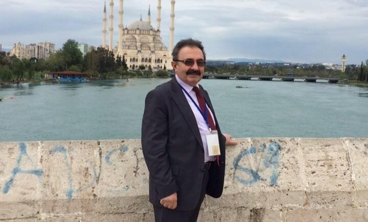 boluda 33 yildir gorev yapan ogretim uyesi kalp krizi gecirerek hayatini kaybetti cRTKqMtV