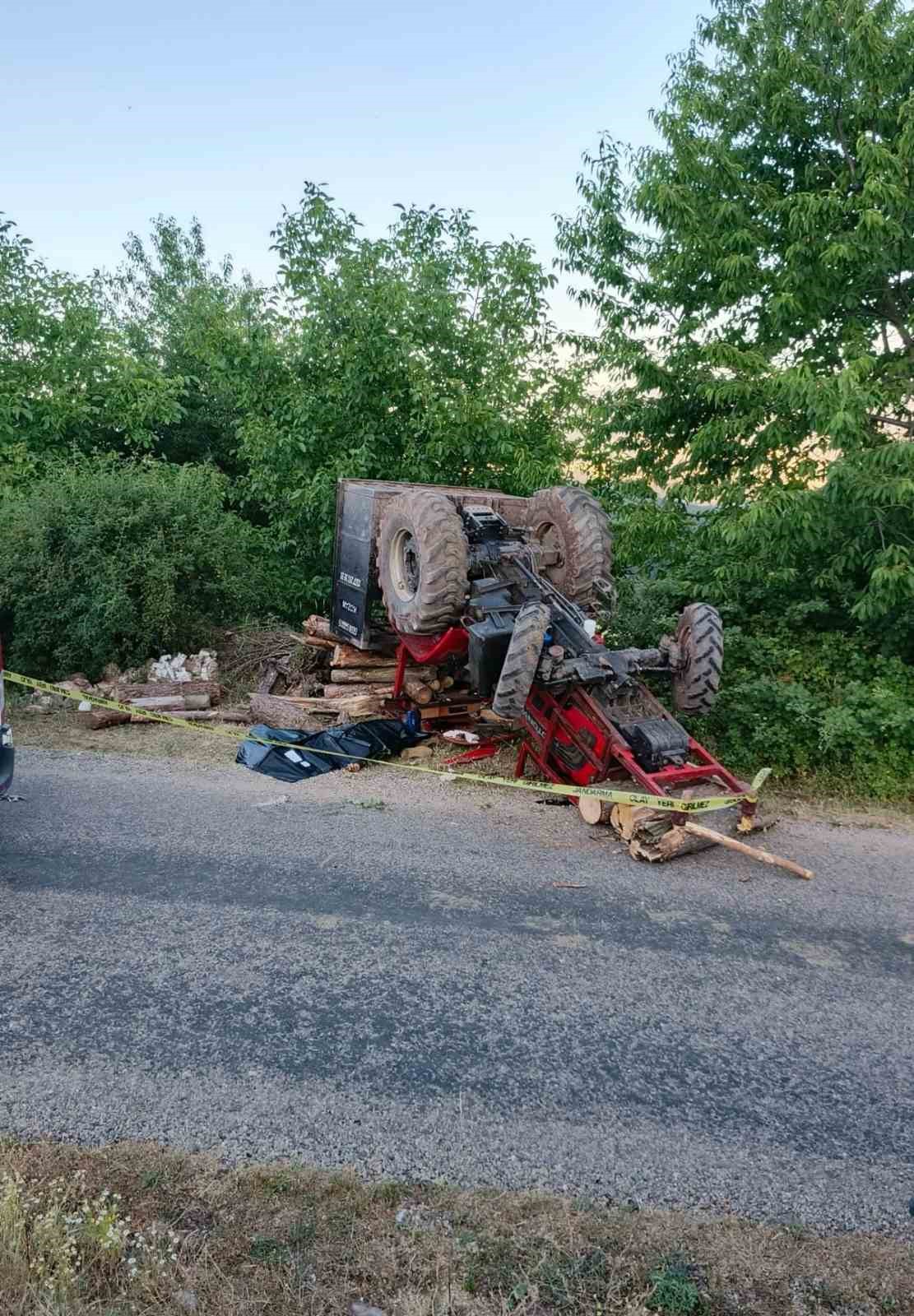 boluda feci kaza kontrolden cikan traktor devrildi 1 olu 2 yarali