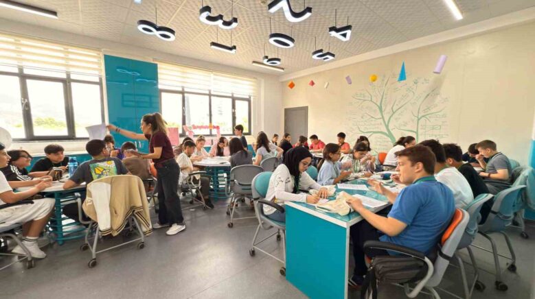 canikte matematik egitimde farkindalik olusturan proje L4DUPVsi