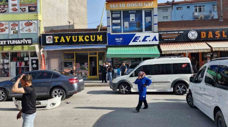 corumda 3 aracin karistigi kaza kamerada 29Cf5jMO