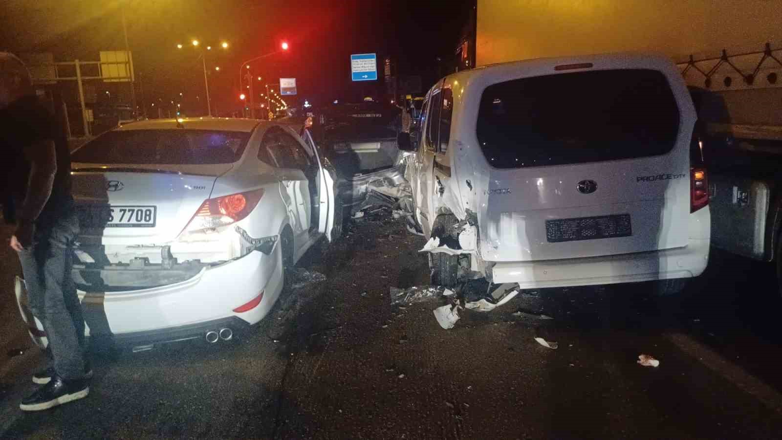 corumda 5 aracli zincirleme trafik kazasi mJFcDZlm