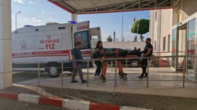 corumda iki arac kafa kafaya carpisti 4 yarali 5KgKpBUg