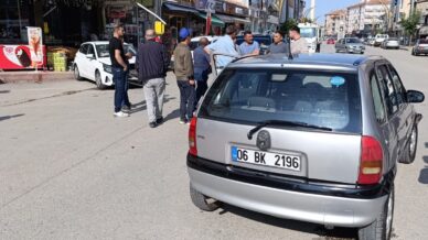 corumda iki otomobil kafa kafaya carpisti 3 yarali QLpFB9q7