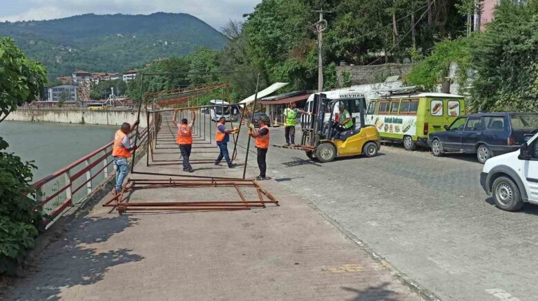 devrekte alisveris stantlari kurulmaya baslandi d2BO2zXz