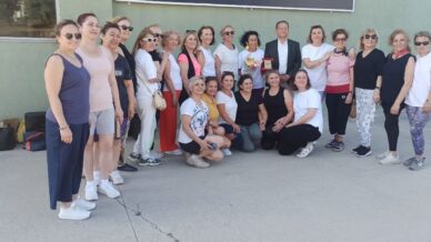 devrekte ogretmene tesekkur plaketi BcweQgJC