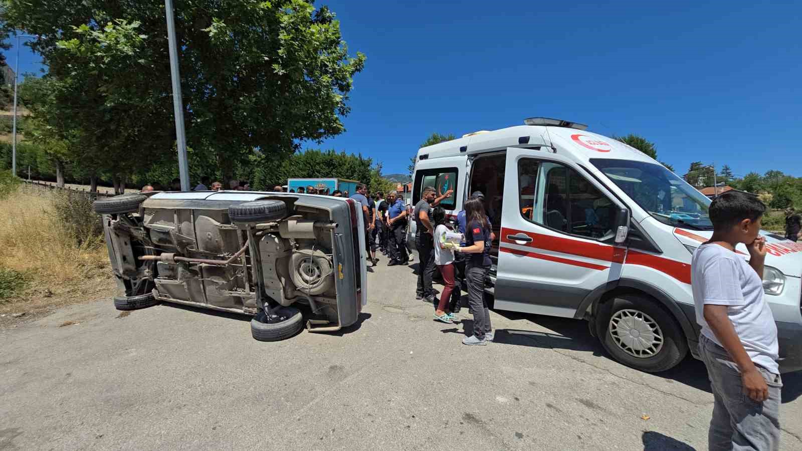 devrilen otomobildeki 1 kisi yaralandi