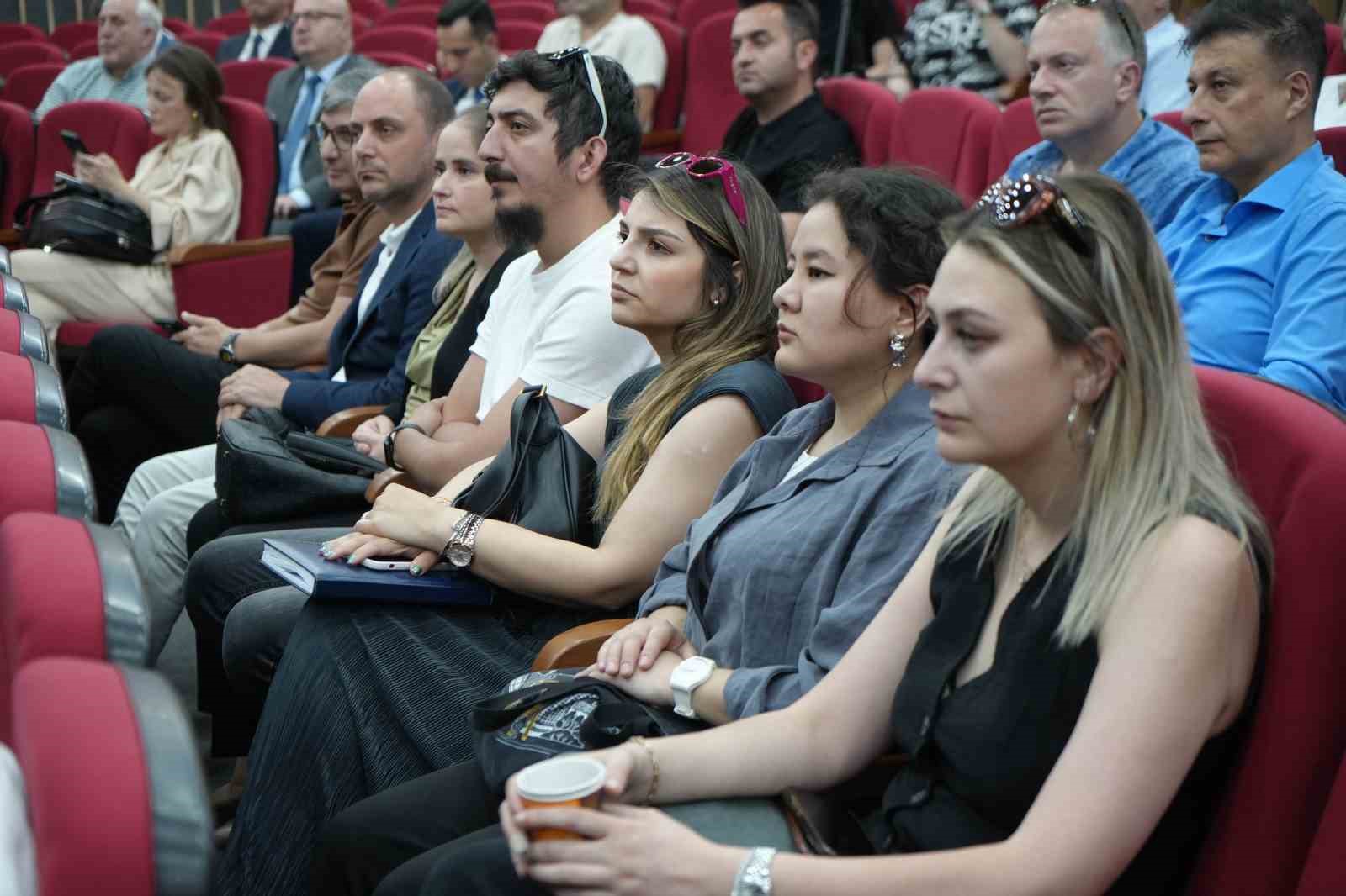 e ihracatta kapilar aralaniyor girisimcilere dijital ticaret egitimi