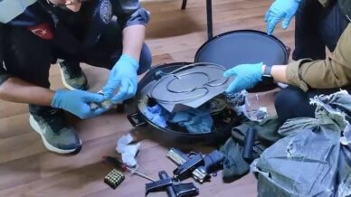 elektrikli katmer saci icine gizlenmis 2 tabanca ve 57 mermi ele gecirildi yWR8wzve