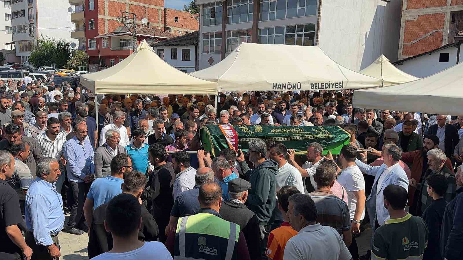 feci kazada hayatini kaybeden 4 yasindaki yagiz topraga verildi