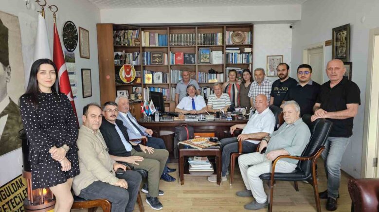 gazeteciler bayramda bulustu BpbHHna7