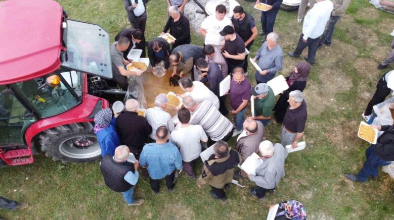 geleneksel hacet bayrami icin yarim ton et kavruldu CwXwZi9B