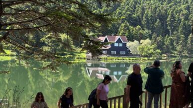 golcuk tabiat parki tatilcilerin akinina ugradi dogasi enerjisi harika AWPLGpCF