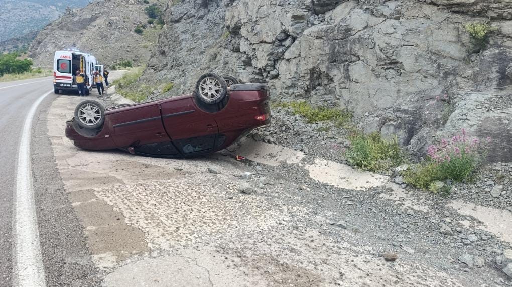 gumushanede otomobil ters dondu 3 kisi yaralandi